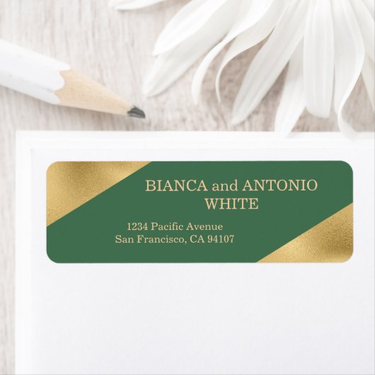Étiquettes d'adresse de retour vert sauge or éléga (En situation)