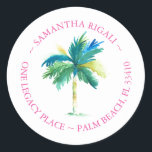 Étiquettes de adresse de palmiers tropicaux<br><div class="desc">Offrez-vous l'élégance tropicale grâce à notre étiquette d'adresse de retour Palm Tree Beach, magnifiquement créée à l'aide de l'aquarelle originale peinte à la main par Victoria Grigaliunas. Ce design met en valeur un magnifique palmier dans des tons verts vibrants, sur fond de teintes turquoise et bleue sur un arrière -...</div>