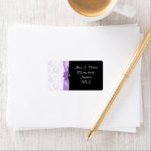 Étiquettes de adresse Mariage damassé noirs et vio (En situation)