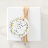 Étiquettes de cadeau de douche de mariage abeille  (En situation)