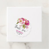 Étiquettes de faveur de mariage floral pourpre (En situation)