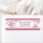 Étiquettes de l'adresse de retour du flocon rose p (En situation)