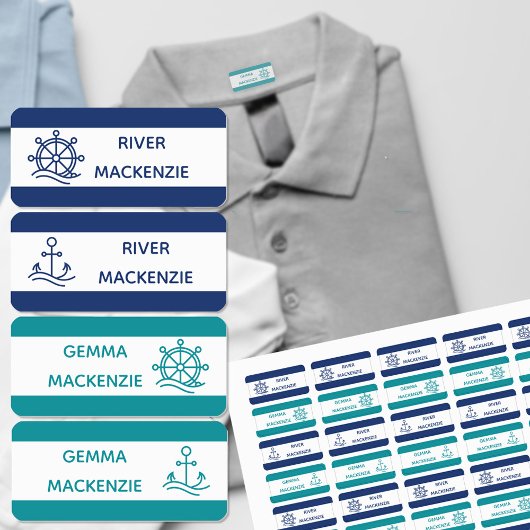 Étiquettes de nom de vêtements codées par couleur