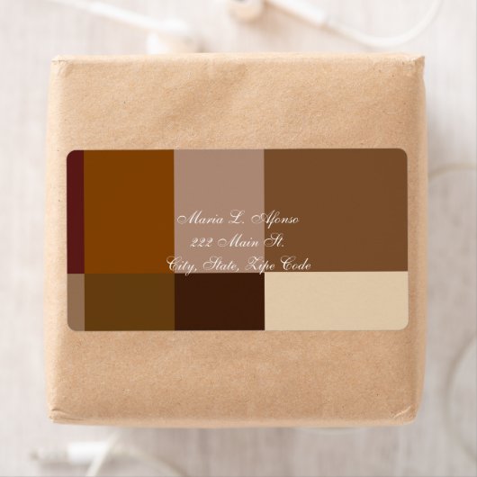 Étiquettes de retour d'adresse Carrés Brown (En situation)