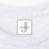 Étiquettes Gris & Blanc | Nom & Monogramme Étanche (Apposé)