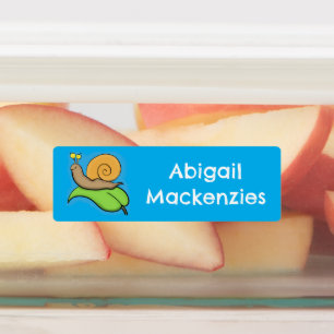 Étiquettes Mignonne, gaie escargot sur une feuille de dessin 