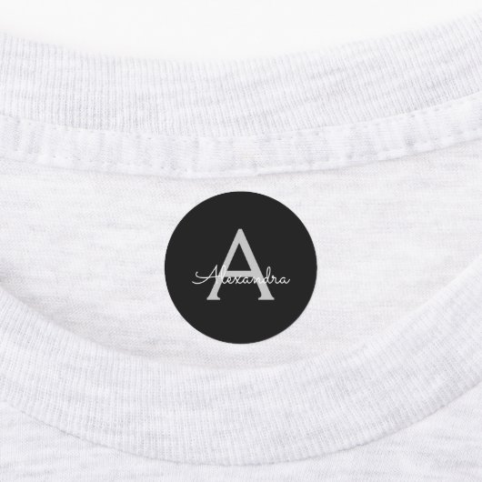 Étiquettes Noir Argent moderne Script Girl Monogramme Nom (Apposé)