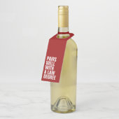 Étiquettes Pour Bouteilles Bizarre école de droit la coutume rouge (Incliné)