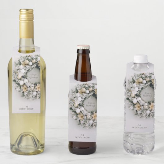 Étiquettes Pour Bouteilles Couronne de Noël en pin enneigé (En situation)