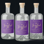Étiquettes Pour Bouteilles De Liqueur Festive est la saison pour être Joyful Cool Chic G<br><div class="desc">Festive est la saison pour être Joyful Cool Chic Cadeau donnant violet et or Liquor Étiquette bouteille. Cliquez sur personnaliser ce modèle pour le customiser avec votre propre nom rapidement et facilement. Fait un cadeau de bureau parfait ou cadeau à des amis et à la famille placé sur une bouteille...</div>