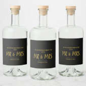 Étiquettes Pour Bouteilles De Liqueur Script Black and Gold Elegant Mr & Mrs Mariage (Bouteilles)