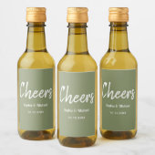 Étiquettes Pour Bouteilles De Vin Mariage vert Sage Cheers Minimal (Bouteilles)