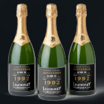 Étiquettes Pour Bouteilles De Vin Mousseux 30th Birthday Ajouter le nom 1972 Vintage Black Go<br><div class="desc">Un design étiquette de bouteille de vin mousseux classique et personnalisé pour cette fête d'anniversaire. Ajoutez le nom à ce design vintage de style rétro noir, blanc et or pour un cadeau d'anniversaire personnalisé. Modifiez facilement le nom et l'année avec le modèle fourni. Plus de cadeaux et de fournitures de...</div>