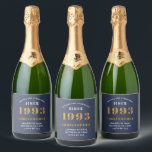 Étiquettes Pour Bouteilles De Vin Mousseux 30th Birthday Born 1993 Ajouter Nom Blue Gold<br><div class="desc">Anniversaire personnalisé ajoutez votre nom et étiquette de vin mousseux année. Modifiez le nom et l'année avec le modèle fourni. Un magnifique accessoire de fête d'anniversaire bleu personnalisé. Plus de cadeaux et de fournitures de fête disponibles avec le design "de normes de fixation" dans le magasin.</div>
