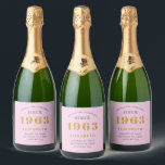 Étiquettes Pour Bouteilles De Vin Mousseux 60th Birthday Born 1963 Ajouter Nom Rose Grey<br><div class="desc">Anniversaire personnalisé ajoutez votre nom et étiquette de vin mousseux année. Modifiez le nom et l'année avec le modèle fourni. Un merveilleux article de fête d'anniversaire rose personnalisé. Plus de cadeaux et de fournitures de fête disponibles avec le design "de normes de fixation" dans le magasin.</div>