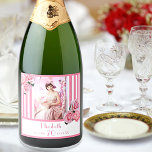 Étiquettes Pour Bouteilles De Vin Mousseux 70e anniversaire rose blanc rayures photo florale<br><div class="desc">Un étiquette pour une fête de 70e anniversaire. Classic rose mince et blanc rayures verticales comme arrière - plan. Avec fleurs girly et féminine,  roses roses roses et pivoines comme décoration. Un cadre sur le devant avec modèle pour 70 ans,  nom et dates. Modèle pour votre propre photo verticale.</div>