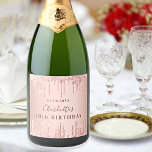 Étiquettes Pour Bouteilles De Vin Mousseux Anniversaire rose or parties scintillant monogramm<br><div class="desc">Pour une fête d'anniversaire de 40ème anniversaire (ou de n'importe quel âge), fillette et glamour. Un arrière - plan rose d'or faux métallisé avec or rose, gouttes de parties scintillant rose, look goutte à goutte de peinture. Personnalisez et ajoutez une date, un nom et un âge de 40 ans. Le...</div>