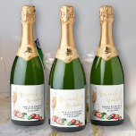 Étiquettes Pour Bouteilles De Vin Mousseux Brunch & Bubbly Fraise étincelante Verre à vin<br><div class="desc">Étiquettes de bouteilles de vin pétillantes personnalisées - parfait pour les douches nuptiales, douches en couple et mariages. Le design est orné d'un script doré, de fraises fraîches et d'un verre de vin mousseux rempli. Le lettrage à la main élégant lit Brunch & Bubbly et le modèle est configuré pour...</div>