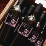 Étiquettes Pour Bouteilles De Vin Mousseux Glam Pink Black Fashion 60th Birthday Party<br><div class="desc">Un design flamboyant d'inspiration française,  rose et noir "60" 60e anniversaire avec un gâteau boîte casquette,  des stilettos roses et un sac de maquillage parmi divers cadeaux d'anniversaire non ouverts et de succulents cupcakes. Parfait pour célébrer des anniversaires. Age est créé dans une police de parties scintillant rose immuable</div>
