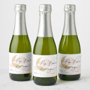 Étiquettes Pour Bouteilles De Vin Mousseux Lune et étoiles Script rose Pop It When She Pops