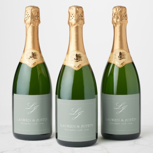 Étiquettes Pour Bouteilles De Vin Mousseux Mariage de script monogramme élégant de Sage Vert (Bouteilles)
