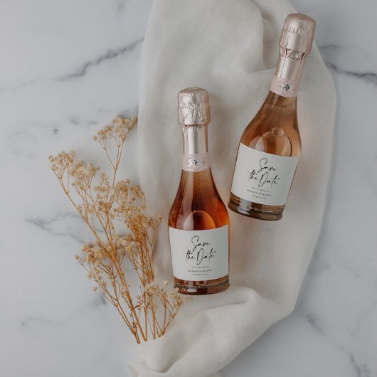 Étiquettes Pour Bouteilles De Vin Mousseux Modern casual script black save the date wedding