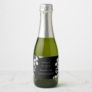Étiquettes Pour Bouteilles De Vin Mousseux Orchidée blanche sur un ensemble de Étiquettes de 