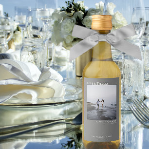 Étiquettes Pour Bouteilles De Vin Simple Gris Mariage Amour & Merci Mini photo