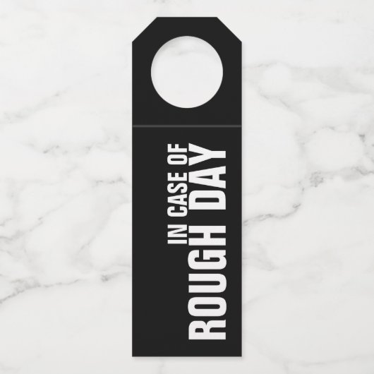 Étiquettes Pour Bouteilles EN CAS DE JOURNÉE DIFFICILE sur Noir (Devant)