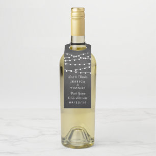 Étiquettes Pour Bouteilles Les Lumières De Chaîne Sur La Collection De Mariag