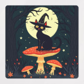 Étiquettes Une petite chatte noire de sorcière assise sur un (Design 2)