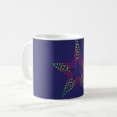 étoile faite avec des cœurs sur une tasse (Devant gauche)