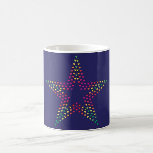 étoile faite avec des cœurs sur une tasse (Centre)