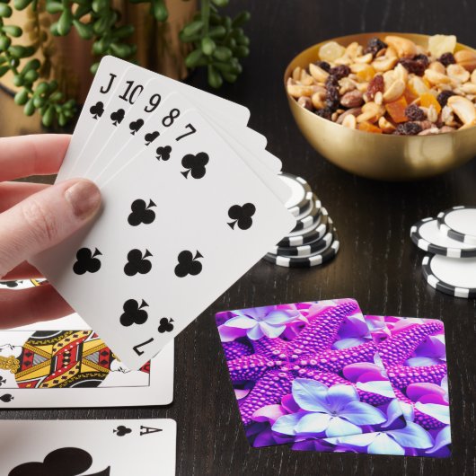 Étoiles de mer avec cartes à jouer fleuries (In Situ)