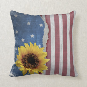 Étoiles et coussin patriotique de rayures
