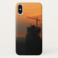 Étonnant étui téléphonique avec grue à tour au cou