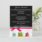 Étonnez la quatre-vingtième invitation de fête (Debout devant)