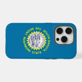 Étui Case-Mate pour iPhone 15 Pro, drapeau du Dako (Verso Horizontal)