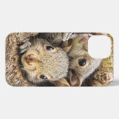 Etui iPhone 13 Animaux de bébés cutest | Écureuils curieux (Verso Horizontal)