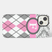 Etui iPhone 13 Argyle and damask pattern pink, grey monogram (Verso Horizontal)