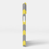Etui iPhone 13 Chevron jaune gris motif lignes rayures Monogramme (Côté droit)