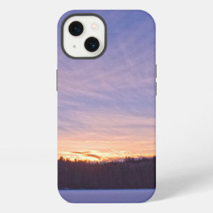 Etui iPhone 13 Coucher de soleil sur un lac d'hiver enneigé et se