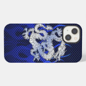Etui iPhone 13 Dragon bleu dans du carbone chromé comme des flamm (Verso Horizontal)