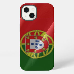 Etui iPhone 13 Drapeau de Portugal en train de flotter -