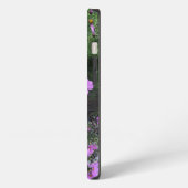 Etui iPhone 13 Fleurs de Cosmos avec des galets sur un (Côté gauche)
