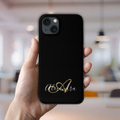 Etui iPhone 13 Monogramme de nom de script féminin noir or