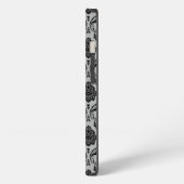 Etui iPhone 13 Motif Damassé Rococo Noir sur Gris (Côté gauche)
