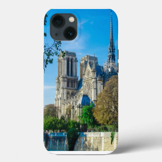 Etui iPhone 13 Notre Dame de Paris en France