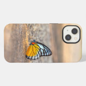 Etui iPhone 13 Papillon sur la plage (Verso Horizontal)