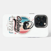 Etui iPhone 13 Pro Casque audio vintage depuis 1972 (Verso Horizontal)